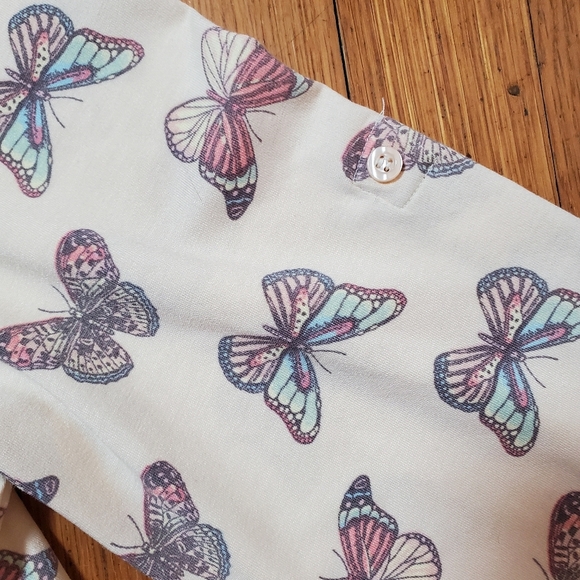 LuLaRoe Collared Button Up Long Sleeve Top With Butterflies - Picture 6 of 12